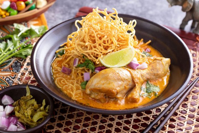 Le khao soi est un plat traditionnel emblématique de Chiang Mai