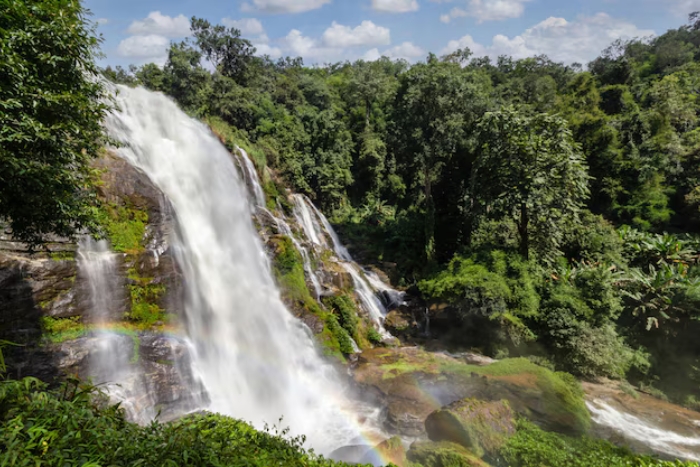 La cascade de Wachirathan à Chiang Mai est l’un des endroits idéaux pour échapper à la chaleur