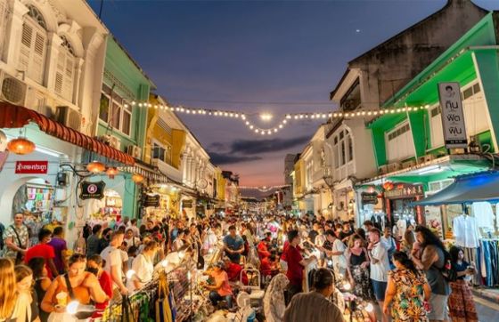 Faire Du Shopping Au Marché Local à Chiang Mai