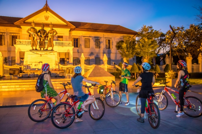Balade nocturne à vélo : une autre facette de la nightlife Chiang Mai