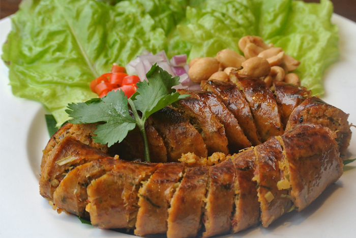 Sai Ua – La saucisse aux épices locales