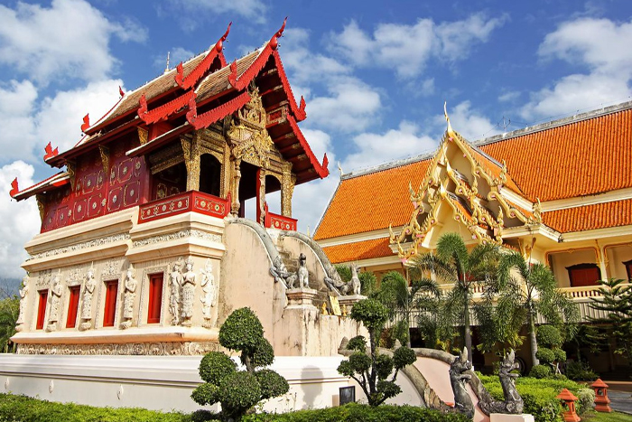  La bibliothèque (Ho Trai) au temple Wat Phra Singh