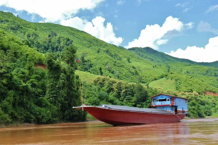 Faire une promenade en bateau sur le Mékong: meilleures choses à faire à Chiang Rai