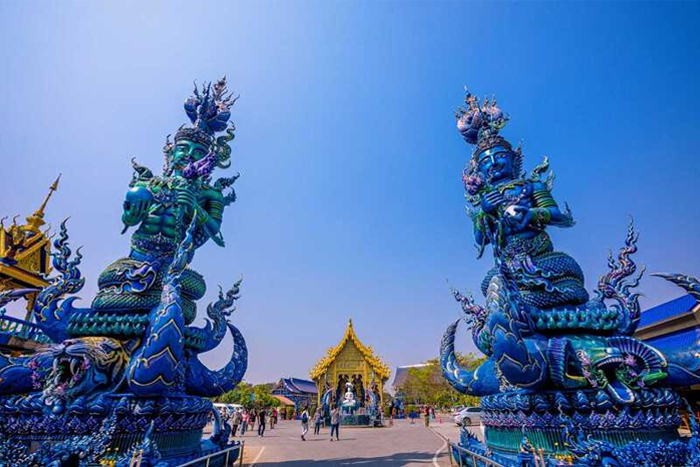 Temple Bleu (Wat Rong Suea Ten)