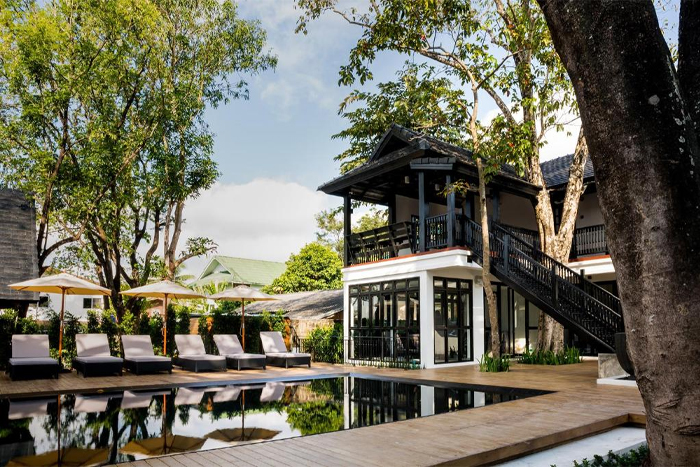 Mora Boutique Hotel, suite élégante avec balcon - top hôtels 4 Étoiles à Chiang Rai 
