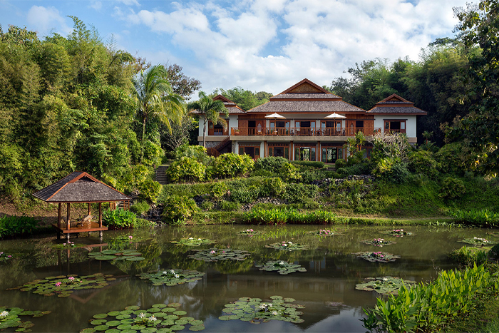 Pa Sak Tong - villa privée 5 étoiles à Chiang Rai entourée de rizières et jardins tropicaux