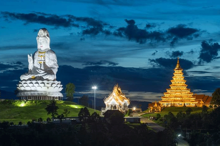 Wat Huay Pla Kung: Un temple incontournable pour votre visite à Chiang Rai