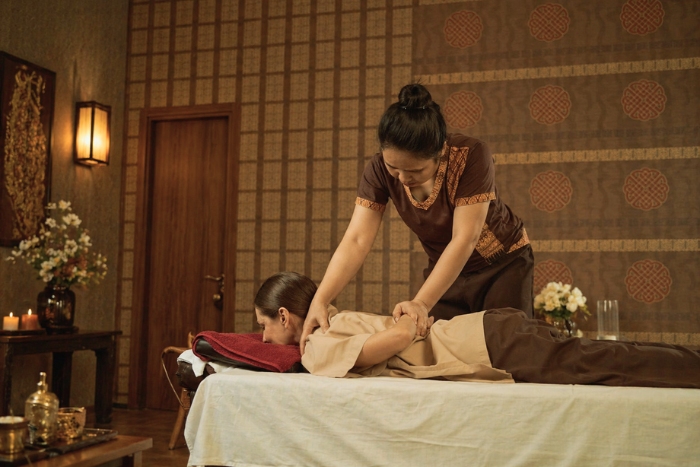 Moment de d&eacute;tente avec un massage traditionnel tha&iuml;