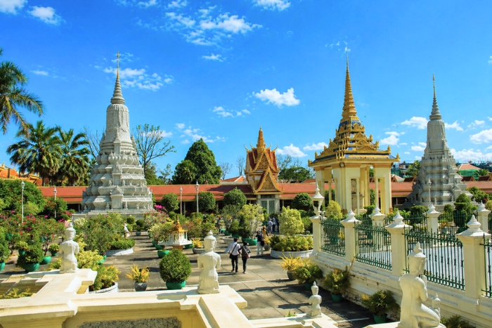 Élégance et sérénité à la Pagode d’Argent de Phnom Penh