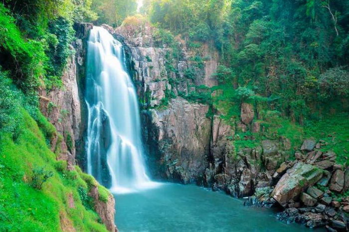 Ne manquez pas d'admirer la beaut&eacute; presque irr&eacute;elle du parc national de Sai Yok