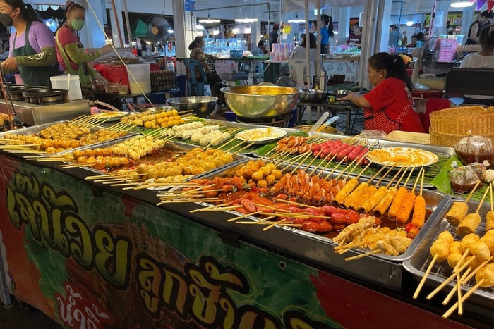 Stands de nourriture au marché