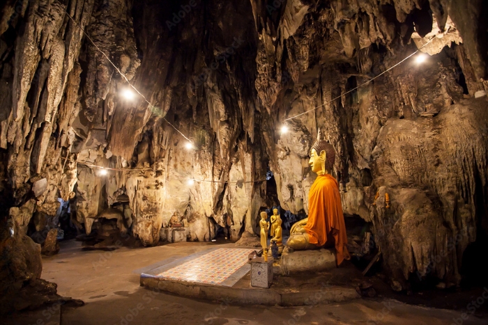 Que faire à Kanchanaburi quand il pleut ? Visiter le Wat Tham Khao Pun