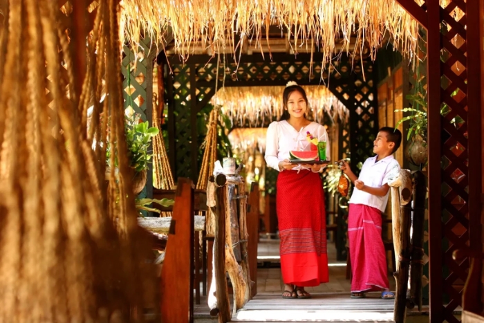 Le village Mon est niché dans une région paisible et montagneuse de la Thaïlande