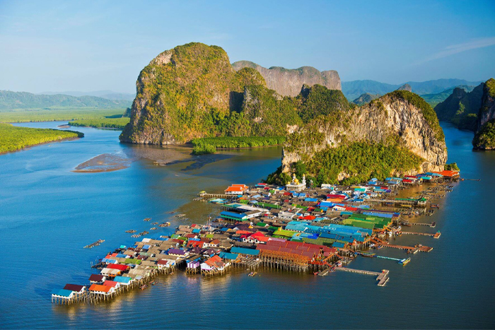 Koh Panyee : Un village de pêcheurs flottant entièrement construit sur pilotis