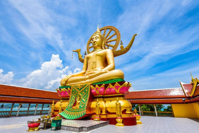 Que faire à Koh Samui en 10 jours? Visitez le temple Wat Phra Yai!