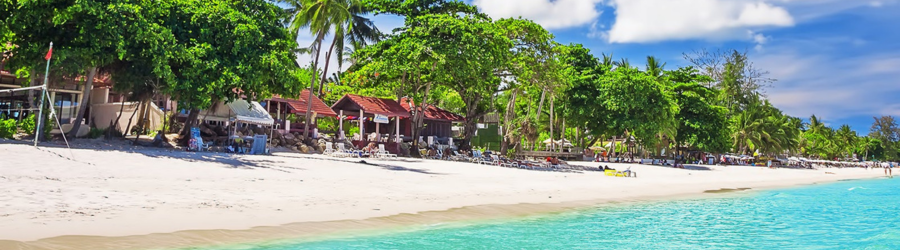 La plage de Chaweng, où se concentrent de nombreux hôtels 3 étoiles à Koh Samui de haute qualité
