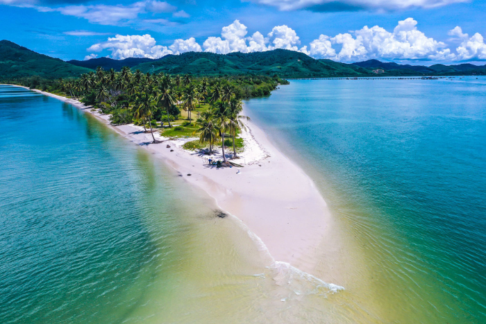 Se détendre à la plage Laem Haad - une des choses à faire à Koh Yao Yai