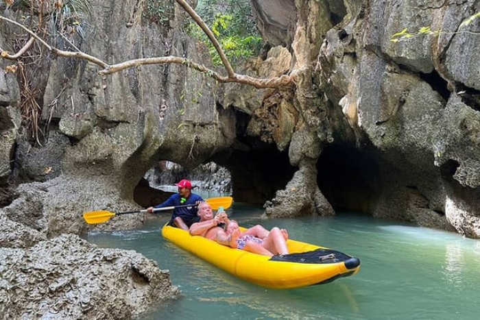 La saison sèche de Koh Yao Yai est idéale pour des activités en plein air comme le kayak