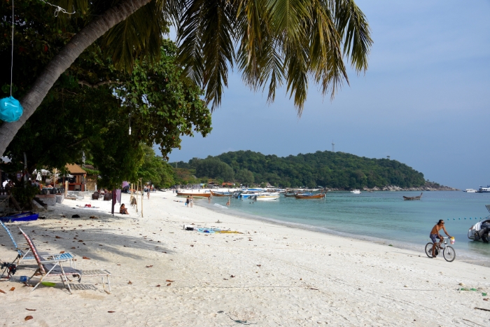 Faire du vélo autour de l’île de Koh Lipe, Thaïlande