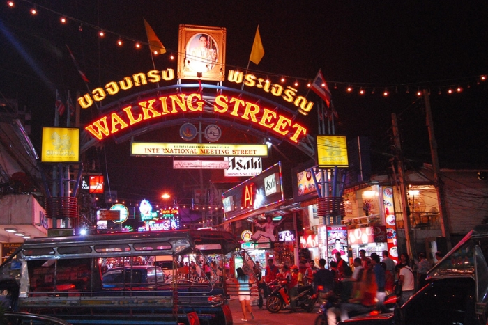Vie nocturne Thaïlande : Le célèbre quartier de Walking Street