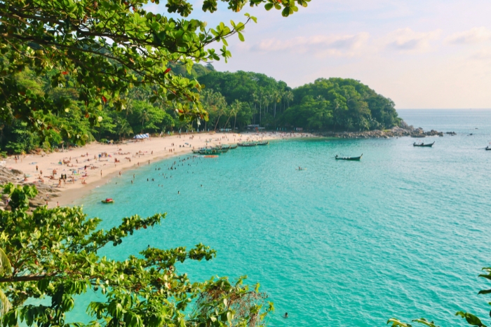Freedom Beach à Phuket, entourée d’eaux turquoise