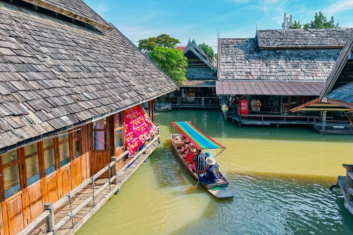 Se balader en bateau marché flottant de Pattaya