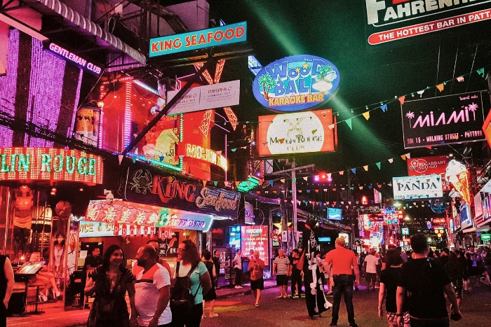 Vie nocturne animée de Pattaya Walking Street