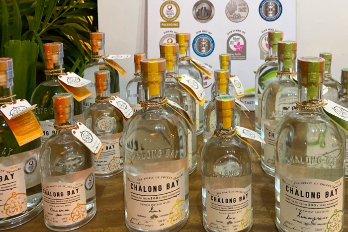 Visiter de la distillerie de rhum Chalong Bay, pour les amateurs de rhum