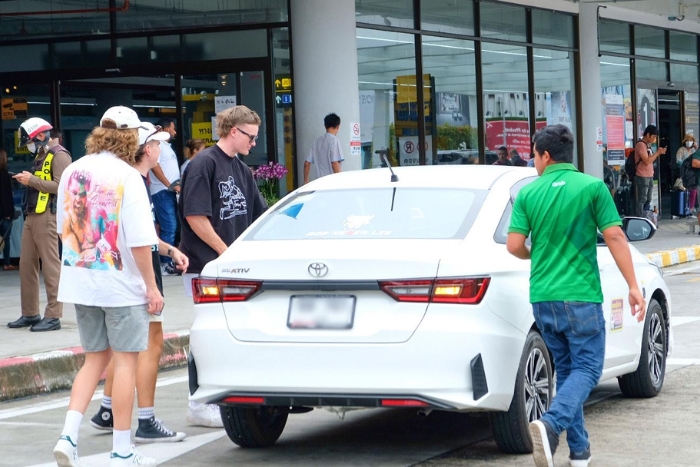 L&rsquo;application de VTC Grab est tr&egrave;s utilis&eacute;e pour appeler les taxis &laquo; plaque verte &raquo; agr&eacute;&eacute;s &agrave; Phuket