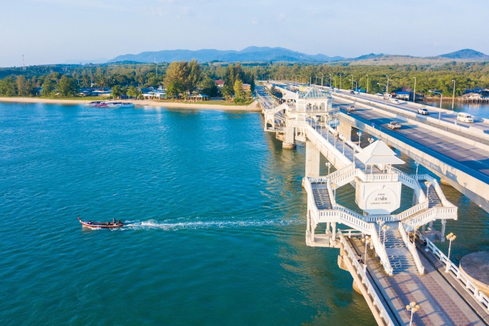 Le célèbre pont Sarasin, à ne pas manquer dans votre Phuket 7 jours