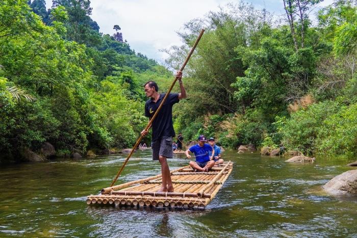 Phuket en 1 semaine : balade en bambou-raft dans la forêt tropicale