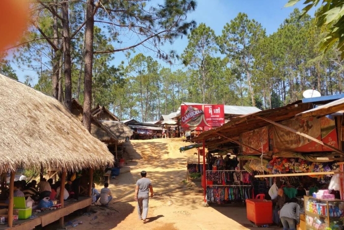 Visite les villages et les habitants de Kampong Speu dans notre 4 semaines en Thaïlande Cambodge Vietnam