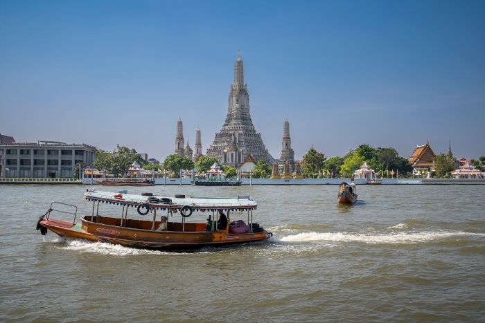 Le bateau a descendu la rivi&egrave;re jusqu'&agrave; Wat Arun - Tha&iuml;lande en 1 semaine de luxe