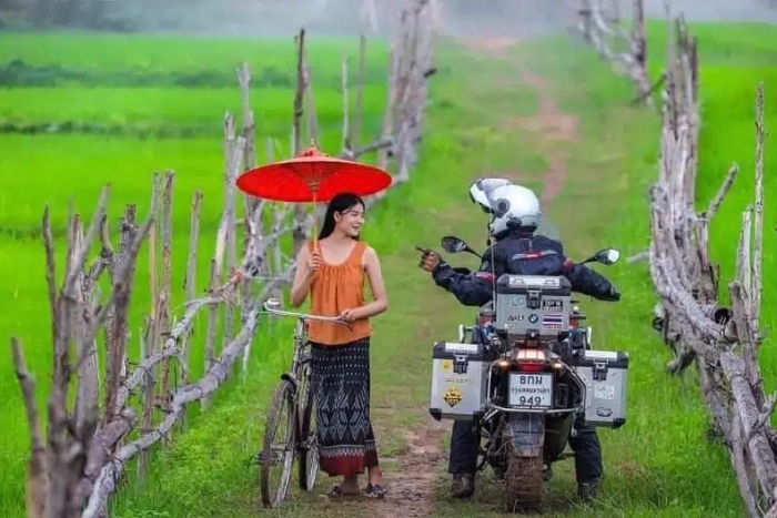 Rencontrez les locales dans votre voyage moto Thailande