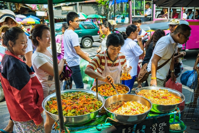 Manger comme un local: Optimisez votre budget par jour en Tha&iuml;lande