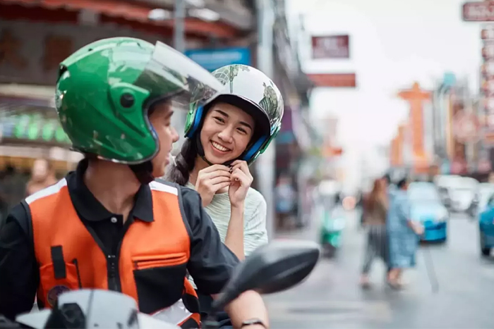 Les moto-taxis offrent une solution de transport rapide et économique