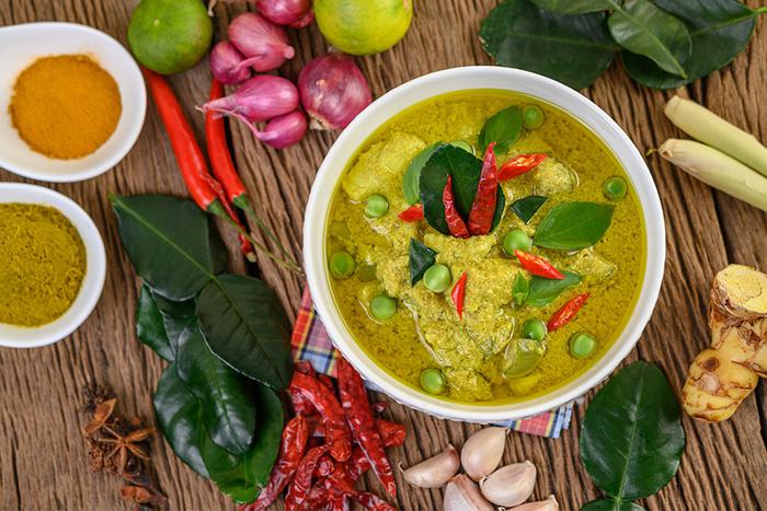 Curry vert: Les ingrédients de base des pâtes de curry Thai