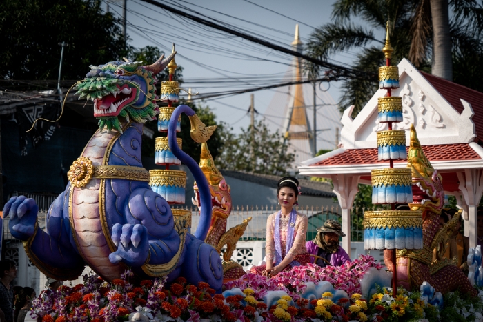 Le Songkran traditionnel et son défilé à Phra Pradaeng, Thaïlande