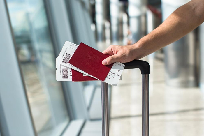 Pourquoi le billet aller-retour est-il important pour voyager à l'étranger? 