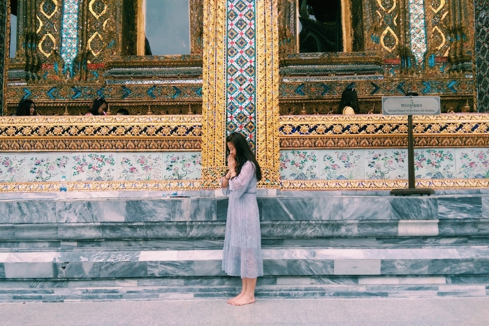 Il est essentiel de se couvrir lors des visites de temples en Tha&iuml;lande