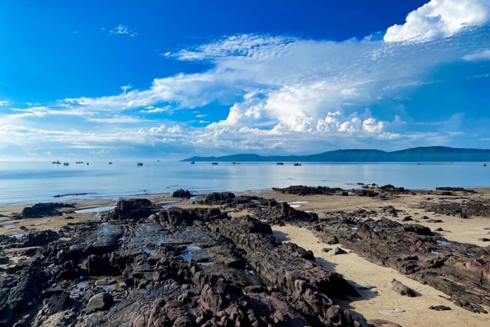 Quelles sont les plus belles plages du nord du Vietnam ? Plage de Trà Cổ (Móng Cái) est un bon choix