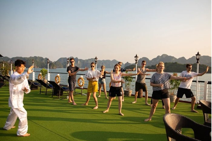 Pratiquer le tai-chi sur un bateau de croisi&egrave;re