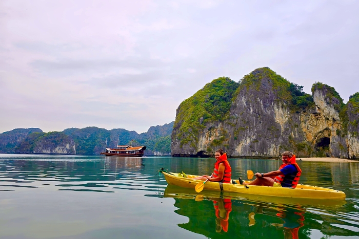 Experience en jonque sur la baie d'Halong 
