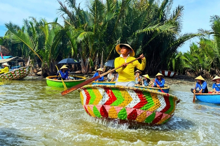 For&ecirc;t de cocotiers de Bay Mau en bateau-panier