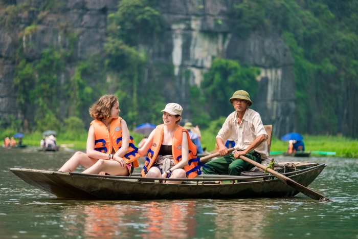 Balade en barque &agrave; Tam Coc Ninh Binh au Vietnam en famille