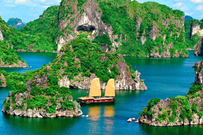 La baie d’Ha Long magnifie les 15 jours au Vietnam et Angkor Wat