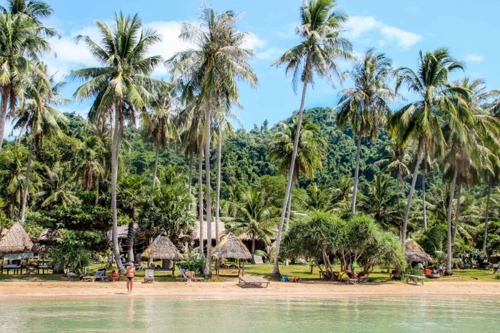 Relaxez aux plages de l'île aux Lapins dans le dernier jour du voyage Vietnam Cambodge 15 jours