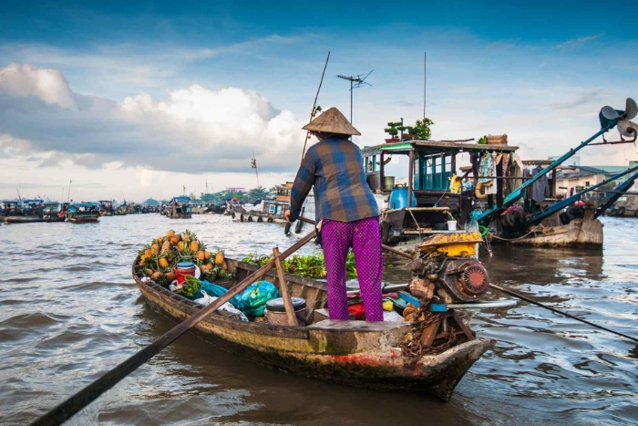 Expériences aux marchés flottants de Cai Rang dans le circuit combiné Vietnam Cambodge