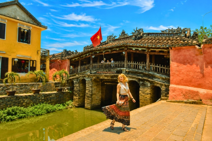 Fl&acirc;nerie dans les ruelles de Hoi An gr&acirc;ce au meilleur circuit de luxe Vietnam Cambodge