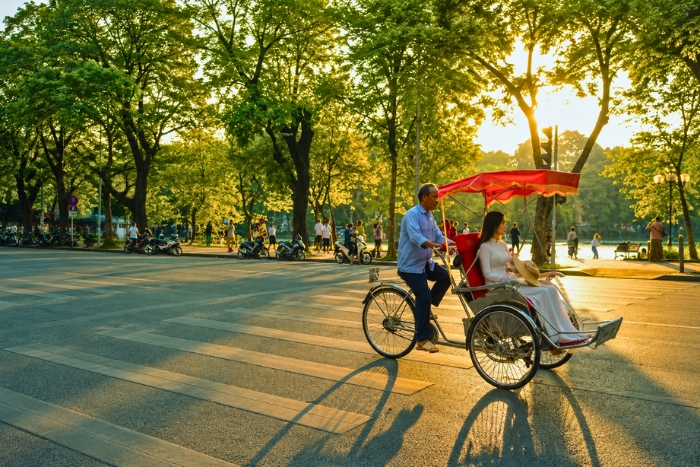 Immersion dans les rues anim&eacute;es de Hanoi en cyclo